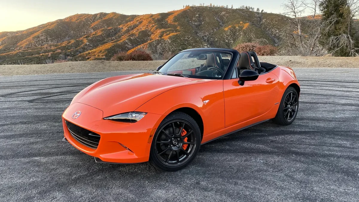 Mazda MX-5 Miata се продаде за едва 13 000 долара
