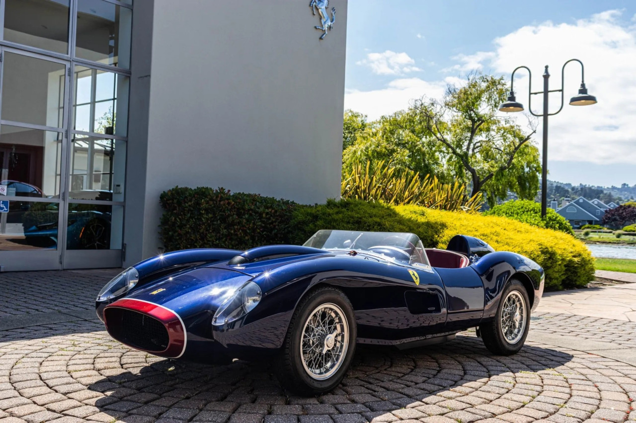 Ferrari Testa Rossa J с 12 кВт мотор търси нов собственик