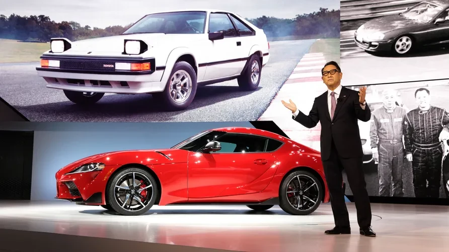 Akio Toyoda се чувства „сам“ в защита на двигателите с вътрешно горене