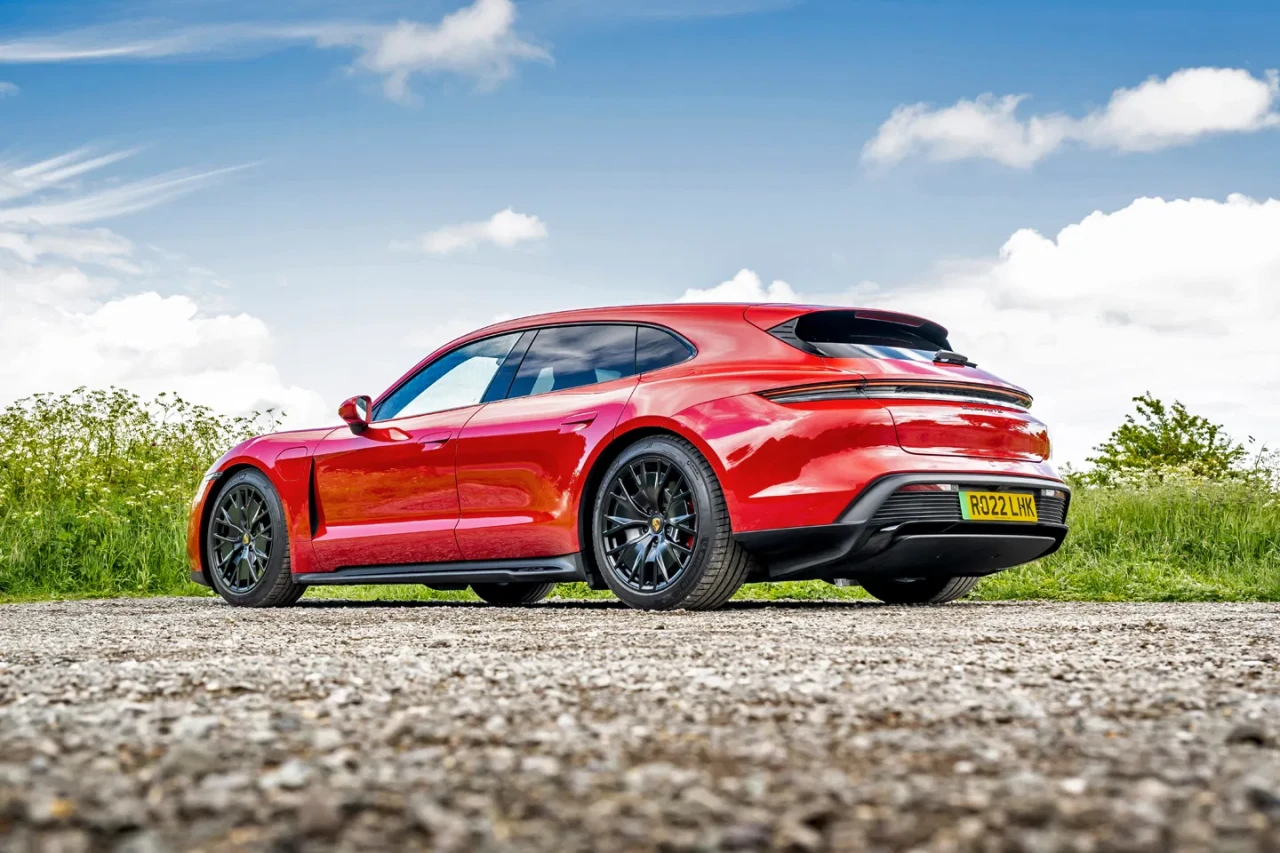 Porsche спира Taycan Cross Turismo и Sport Turismo в САЩ