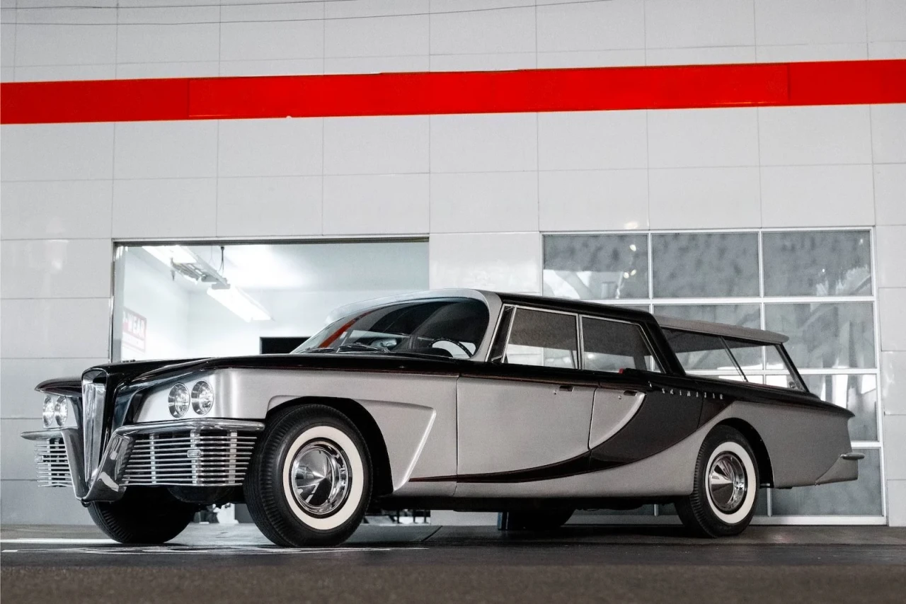 Уникалният Scimitar EX от 1959 г. може да достигне $175 000