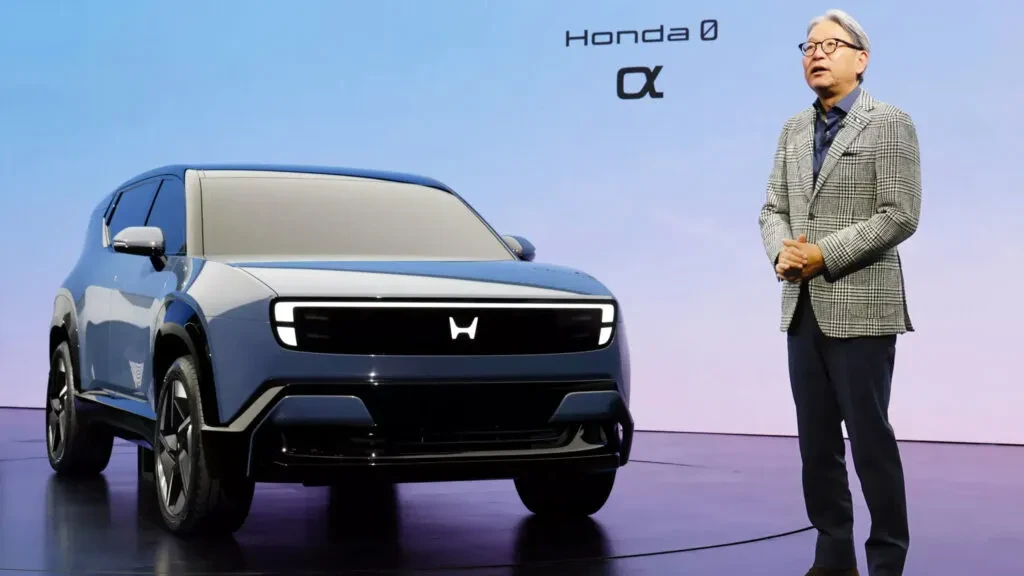 Бивши ръководители на Honda искат оставката на Мибе