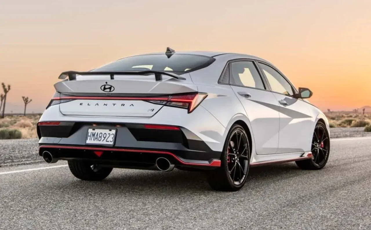 Hyundai Elantra N съчетава надеждност и спортни рефлекси