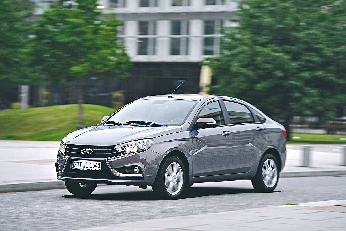 АВТОВАЗ връща комфорта: Lada Vesta отново с автоматичен климатик и смарт телематика