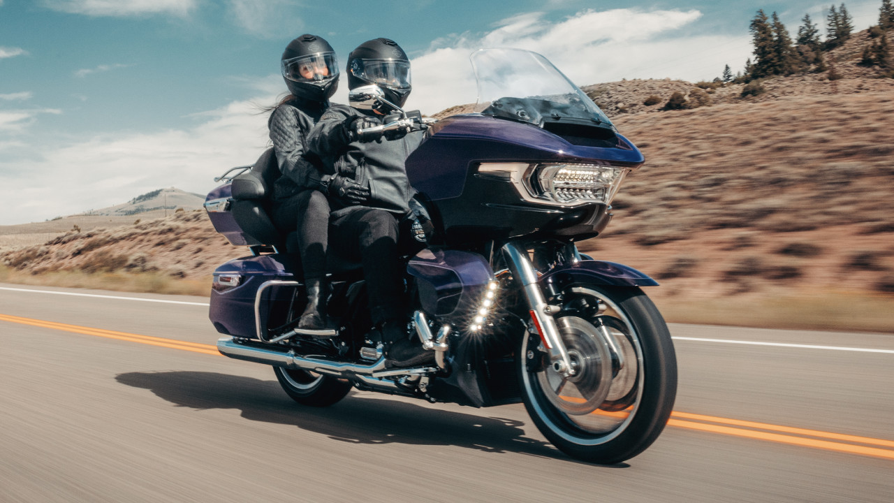 Harley-Davidson Road Glide Limited обещава комфорт при 129 км/ч