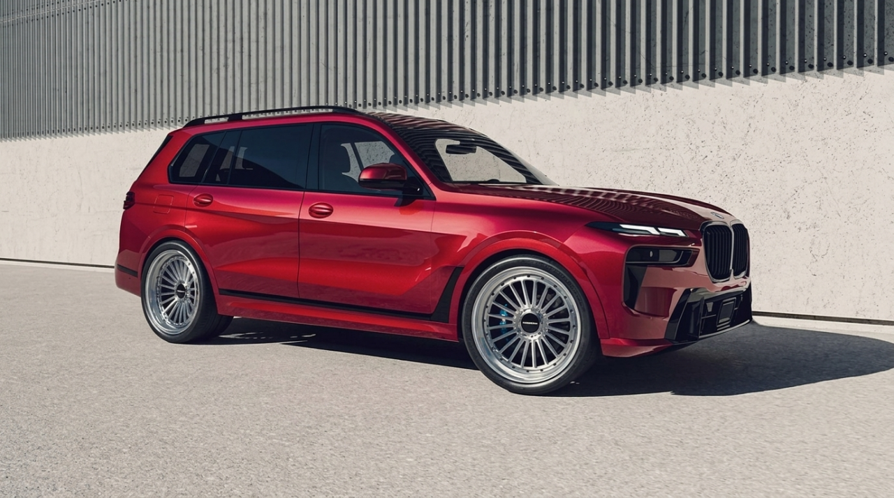 BMW X7 M60i с 24-инчови Vossen джанти и нова визия за 2027