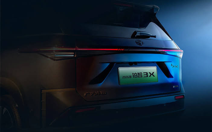Toyota bZ3X Knight Edition идва с черен стил и цена под $17 000