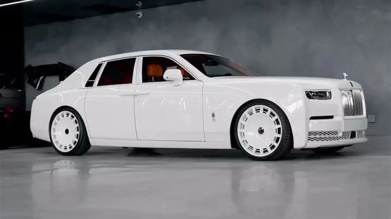 Mansory USA показва Rolls-Royce Phantom в оранжево-бяло