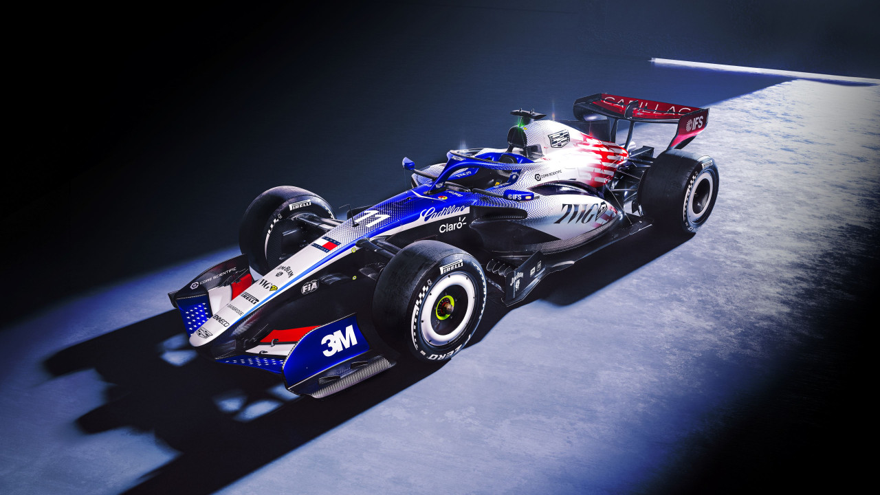 Cadillac F1 Team с исторически дух: Патриотична ливрея покорява „Силвърстоун“