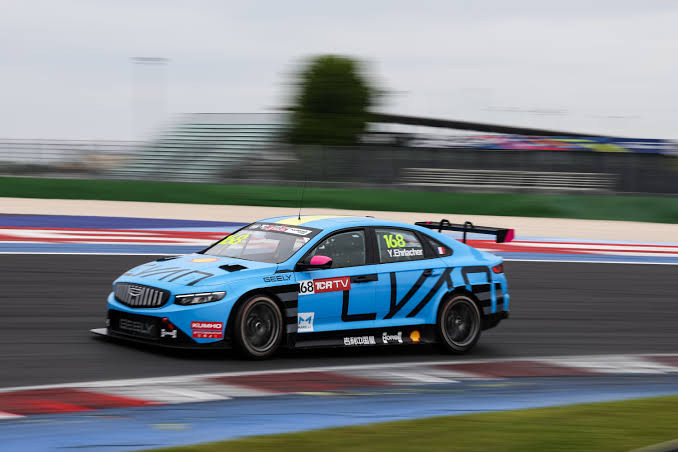 Geely Preface TCR записа исторически хеттрик във Валенсия