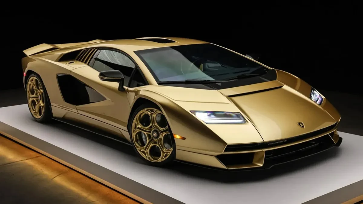 Lamborghini Countach LPI 800-4  за 3 млн. долара изненадва пазара