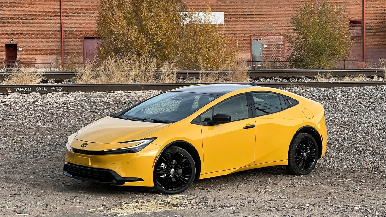 Toyota Prius 2026: Новият крал на хибридите е по-икономичен и стилен от всякога