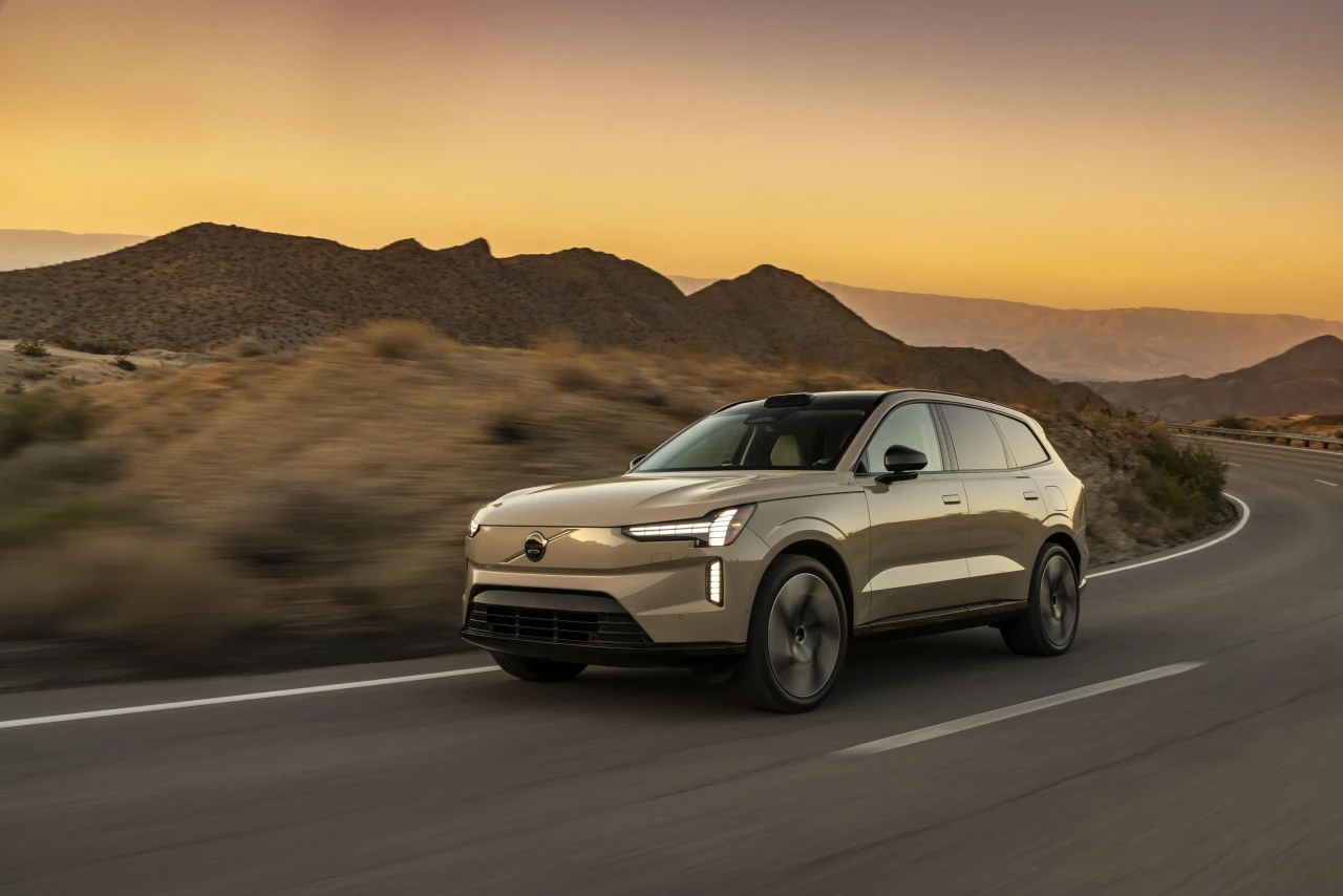 Volvo EX90 оглавява SUV гамата с 510 к.с.
