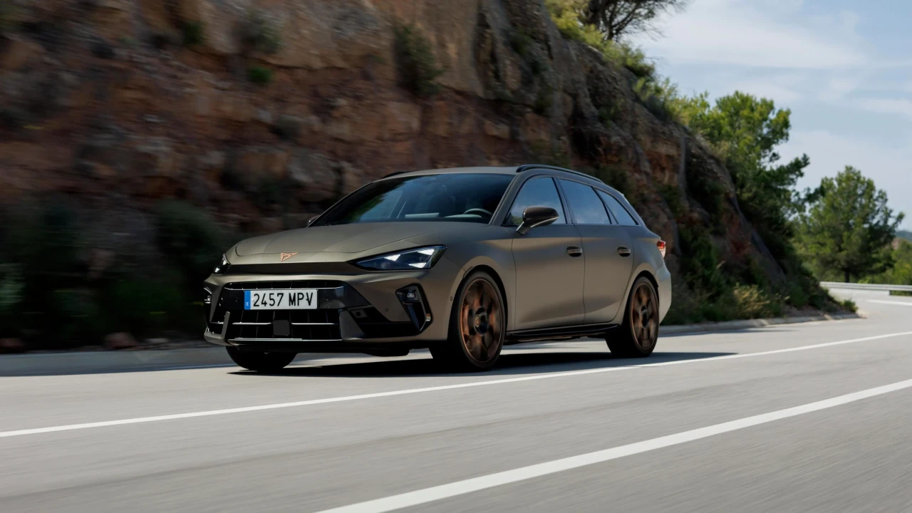 Cupra Leon VZx Sportstourer AWD: Нов флагман с 245 kW и 4x4 за Австралия