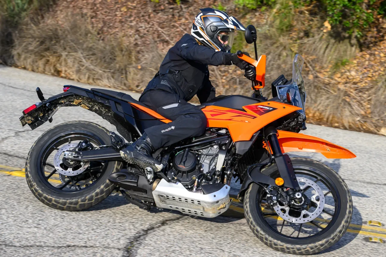 KTM 390 Adventure R (2026): Технологичен скок в лекия ADV клас
