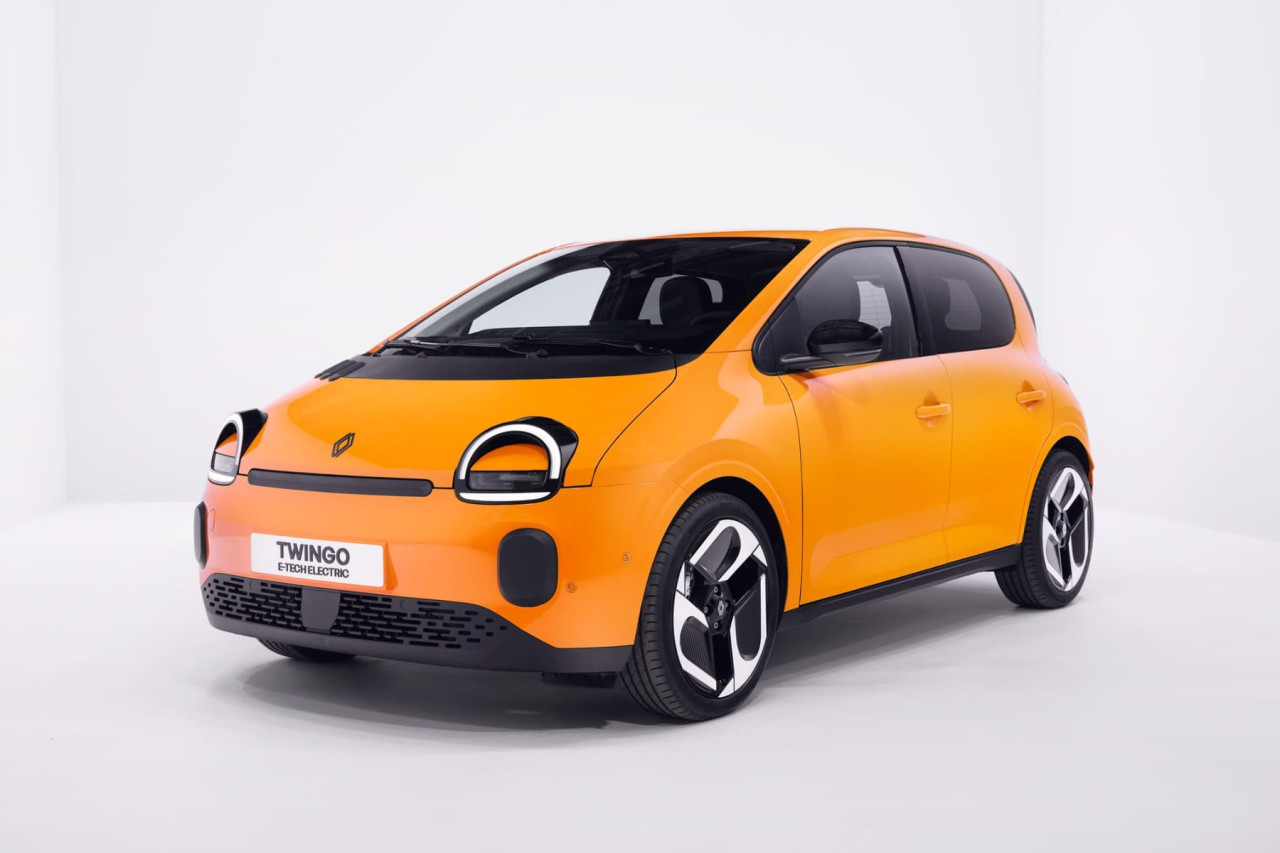 Renault Twingo E-Tech поставя Renault 5 в неудобна позиция
