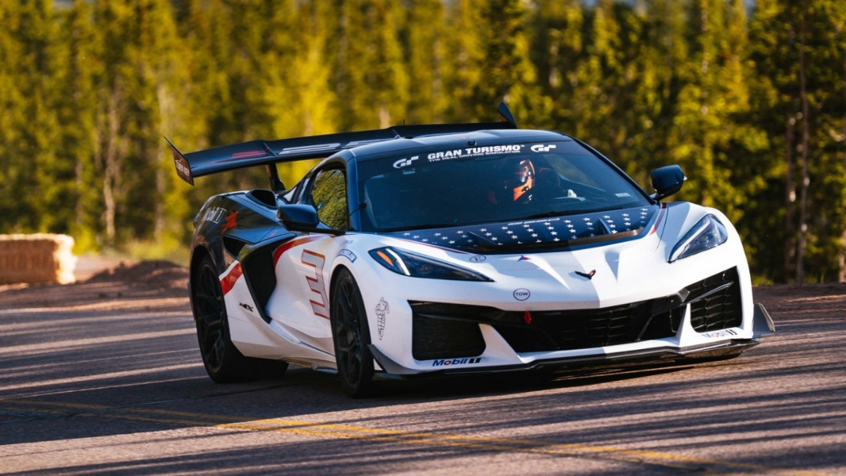 Chevrolet Corvette ZR1X атакува рекорда на Pikes Peak