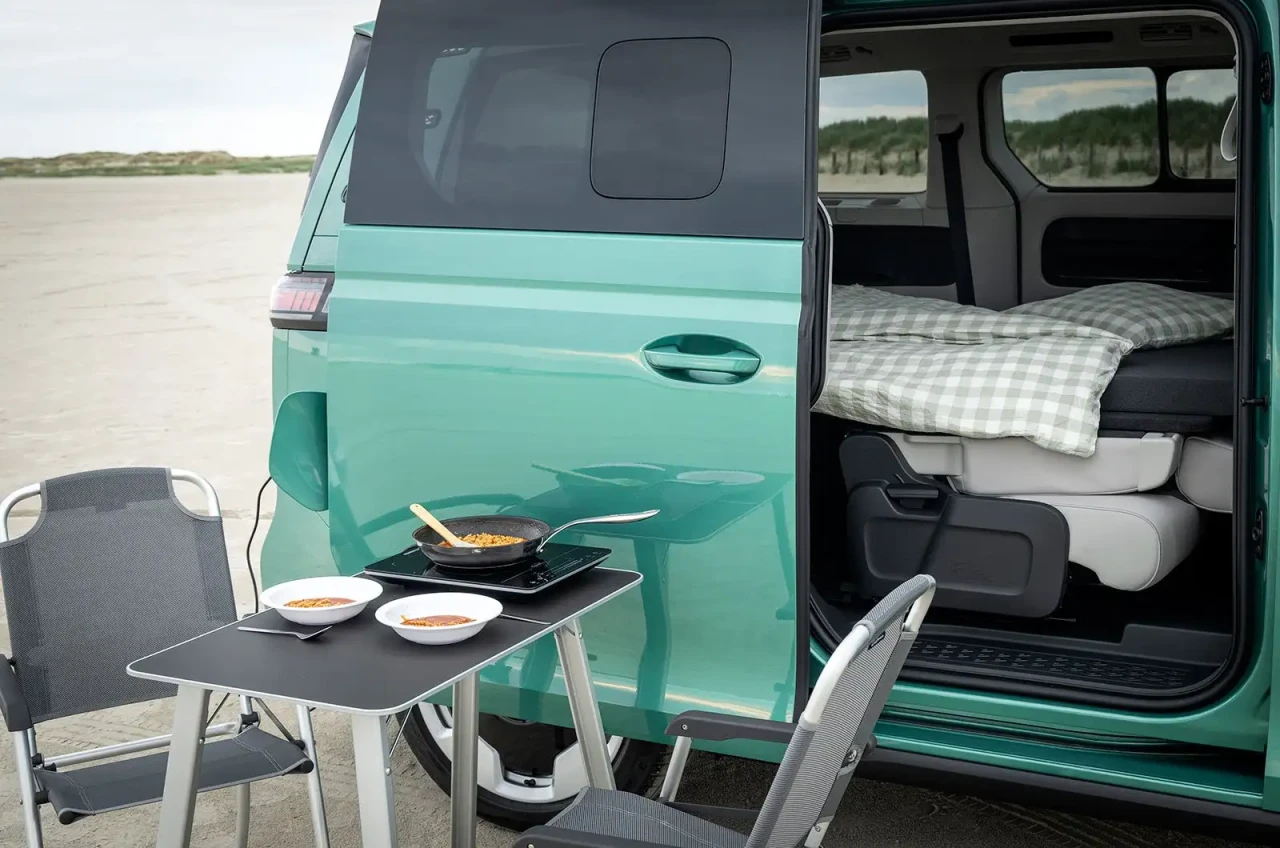 Volkswagen ID. Buzz получава Good-Night пакет за къмпинг комфорт