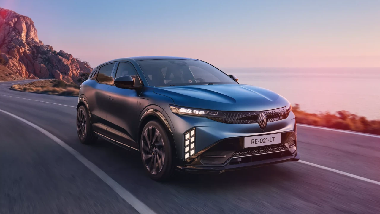 Renault Megane E-Tech получава 500 км пробег