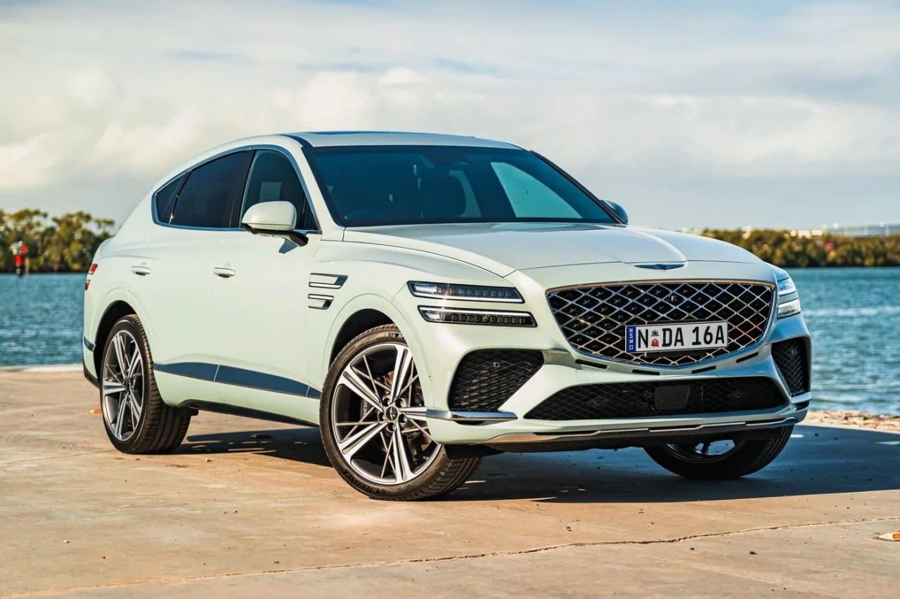 Genesis GV80 срещу BMW X5: Луксозен дуел, в който цената и гаранцията имат значение
