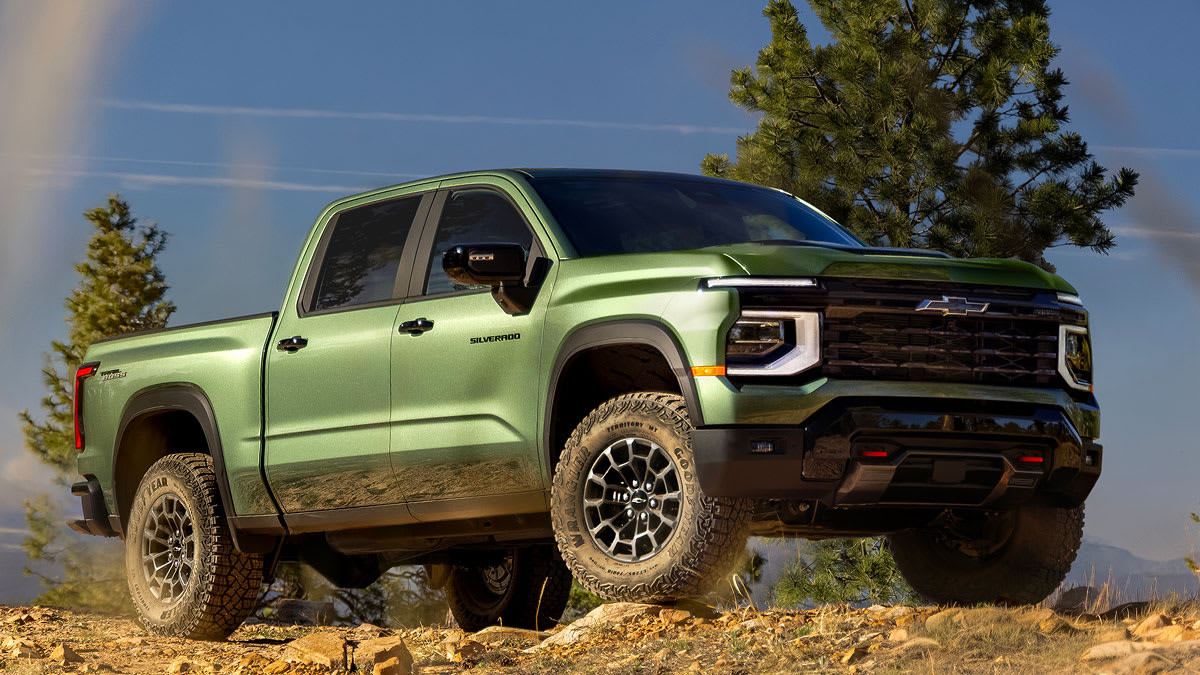 Chevrolet Silverado 1500 става уникален офроуд звяр за благотворителен търг