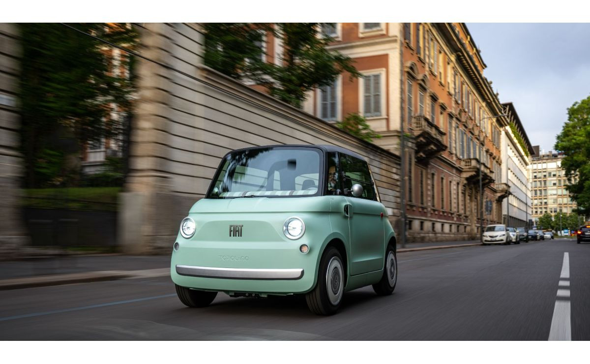 Ватикана влиза в електрическата ера: Папският флот залага на Fiat Topolino