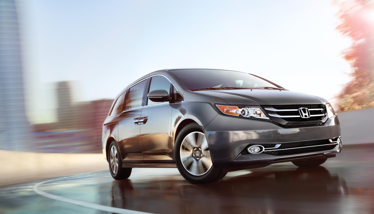 NHTSA разследва Honda Odyssey: Риск от неочаквано задействане на въздушните възглавници