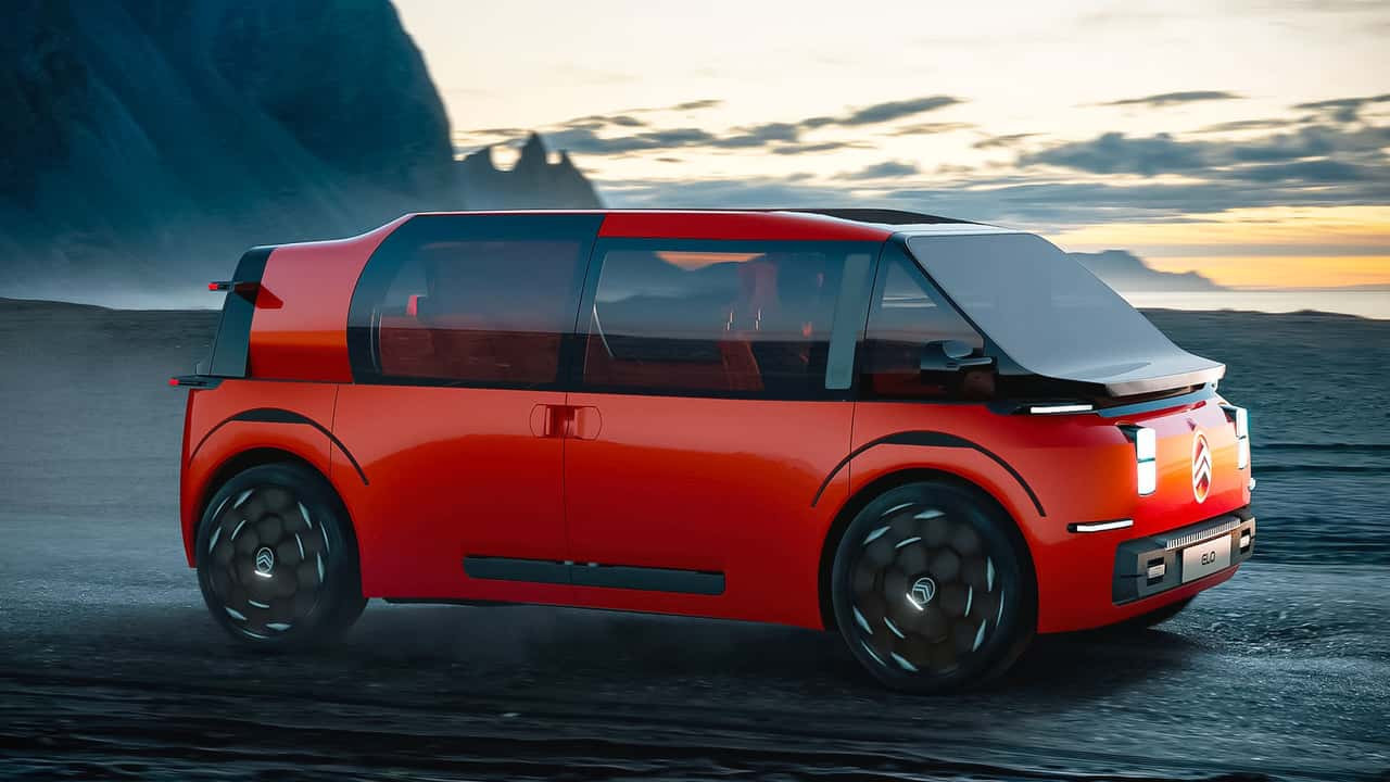 Citroen C4 Picasso: Завръщане към корените с ретро-футуристичен CGI облик