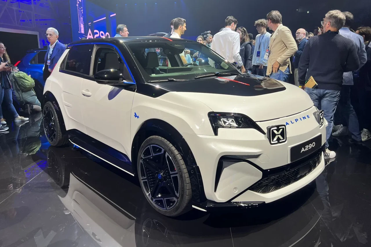 Alpine A290 Première Edition на улицата: Спортен дух в ежедневен контекст