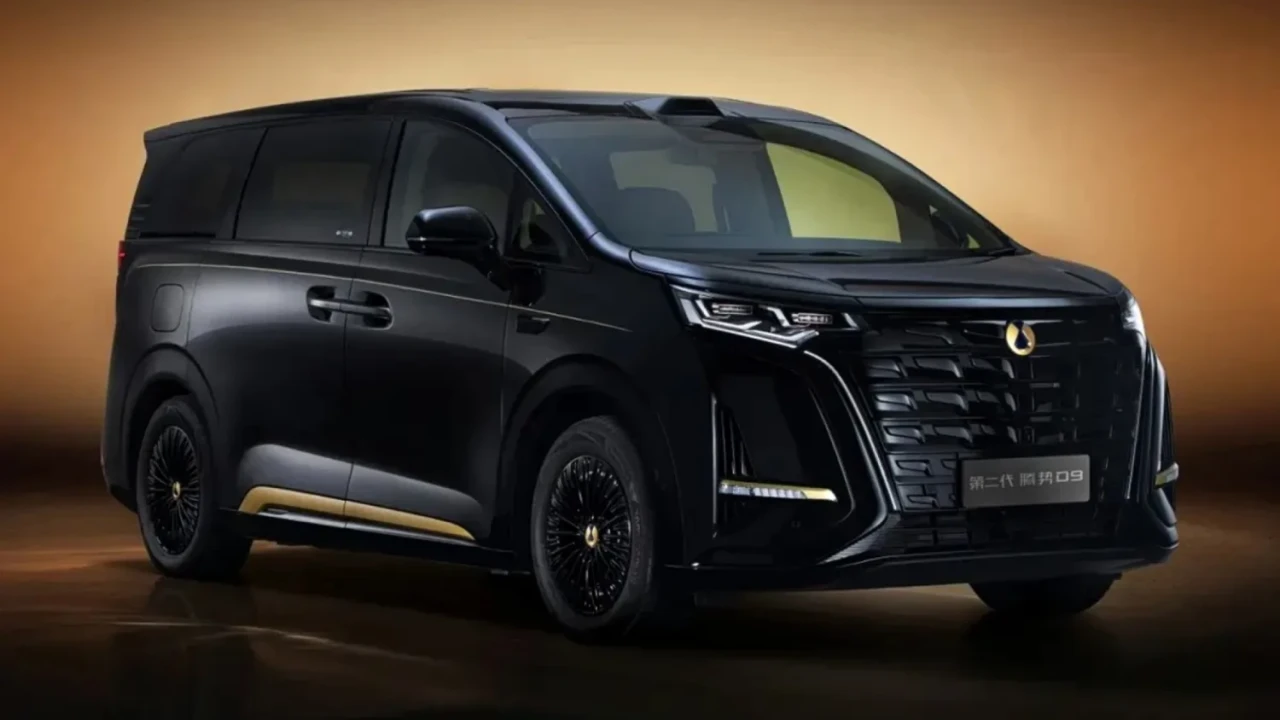 BYD Denza D9 Dark Gold: Луксозен миниван с истинско злато и безкомпромисна мощ