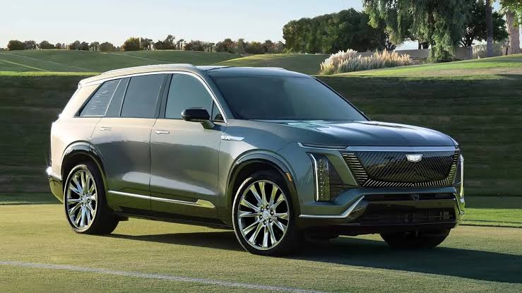 Cadillac изтегля Vistiq заради риск от притискане на пътник