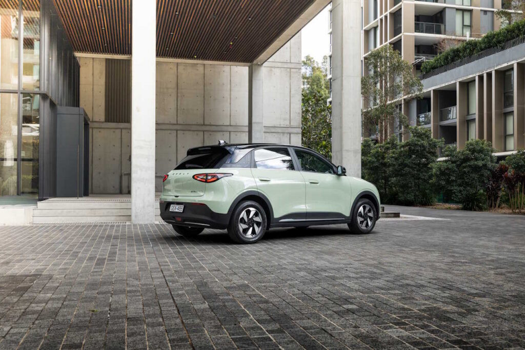 Geely EX2: Новият достъпен електромобил, който пренаписва правилата в класа си