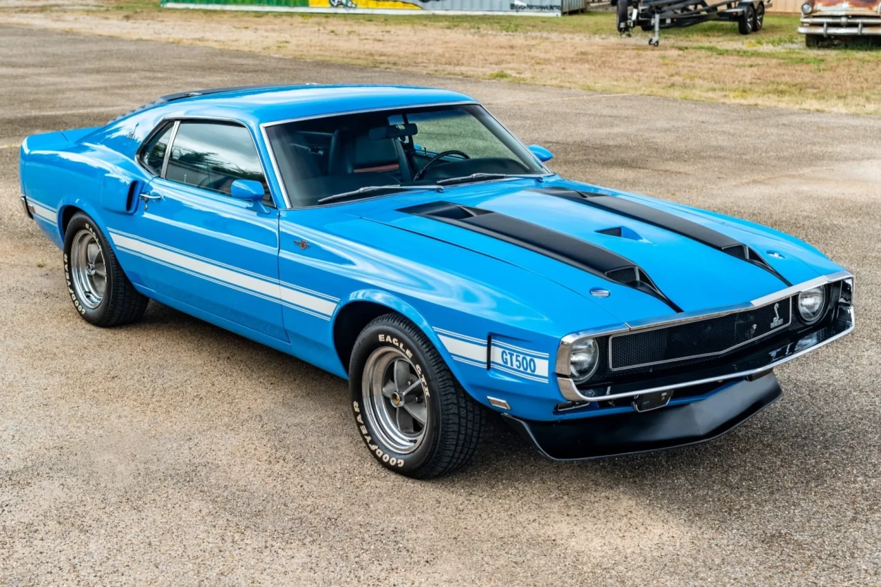 Легенда на ръба на времето: Защо Shelby Mustang GT500 от 1970 г. е най-странният звяр на Ford