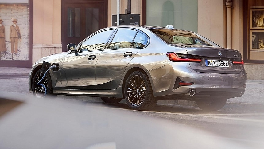 Критичен риск от пожар: BMW изтегля над 29 000 хибридни автомобила