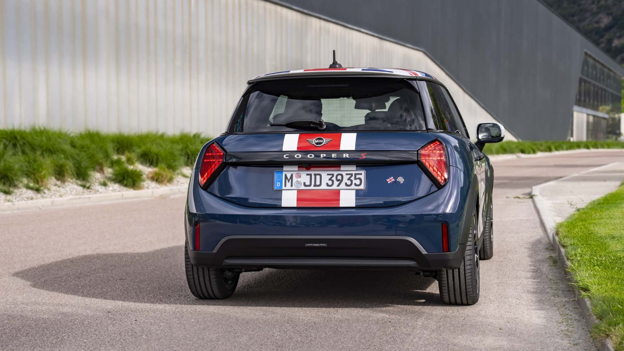 Mini Cooper Oxford Edition: 25 години британска легенда в специално издание