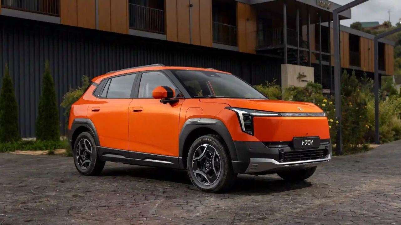 Продажбите на електромобили в Русия скочиха със 118% на фона на недостиг на гориво