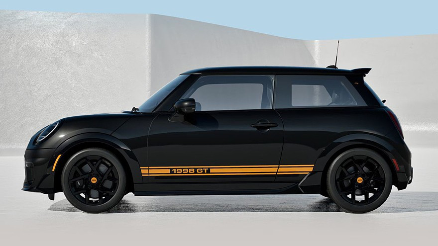 Ексклузивен удар от САЩ: Mini Cooper 1998 GT дебютира с историческо име и 163 к.с.