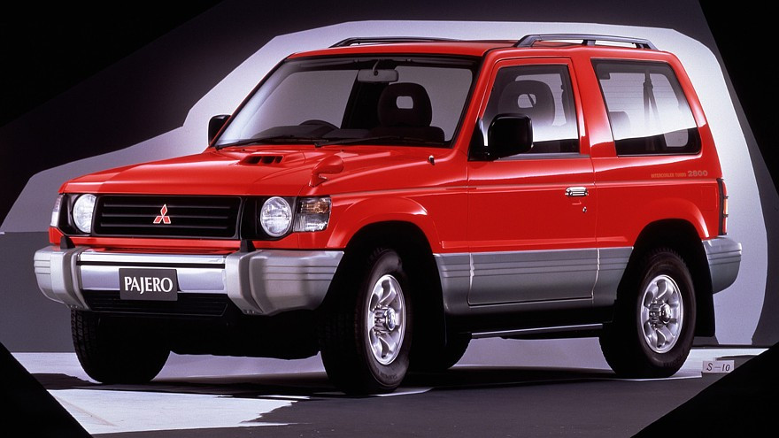 Mitsubishi Pajero V се появи като триврат SUV в нови рендери