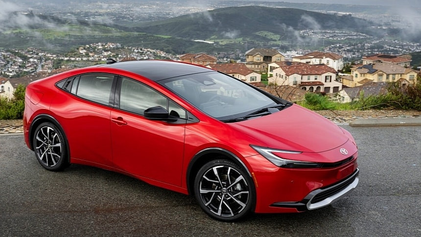 Технологична еволюция: Toyota слага край на ерата на NiMH батериите в полза на литиево-йонната мощ