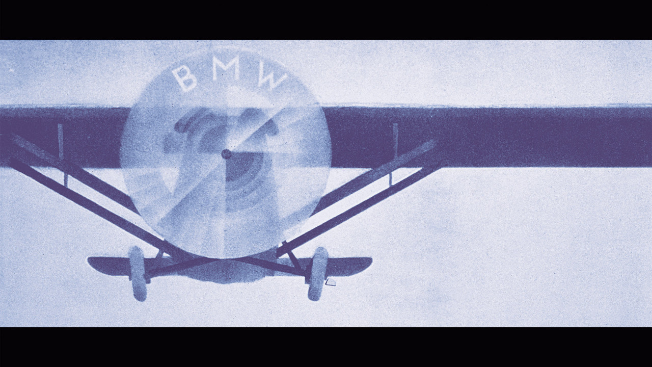 Развенчаният мит за пропелера: Истината за легендарната емблема на BMW, която компанията криеше с десетилетия