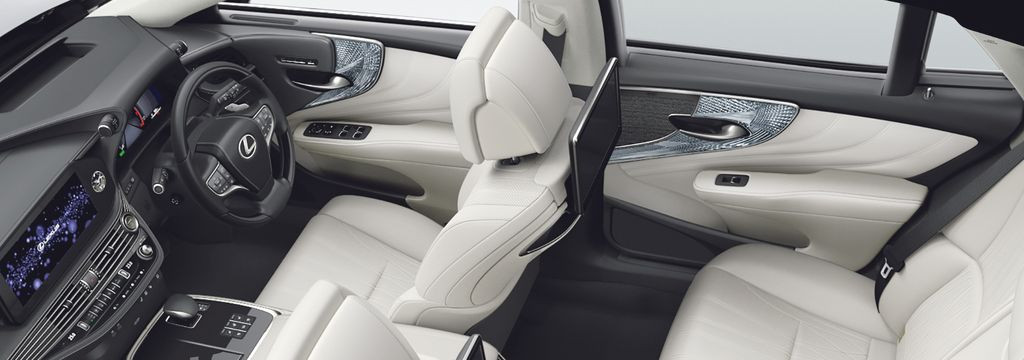 Флагманът отказва да се предаде: Обновеният Lexus LS залага на чисто съвършенство и японски лукс