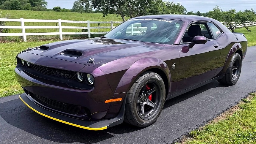 Dodge Challenger SRT Super Stock с едва 103 мили на километража смени собственика си срещу 79 000 долара
