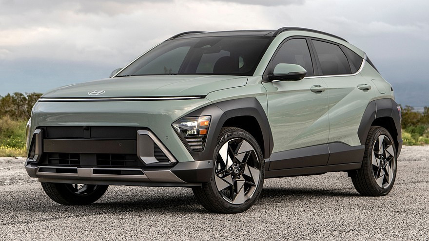 Радикален завой: 2027 Hyundai Kona захвърля камуфлажа с изцяло нова визия и масивен силует