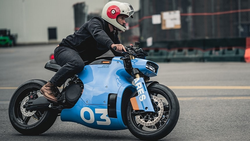 Real Motors Project: Ares: Електрическият "Cafe Racer", който пренаписва правилата на играта