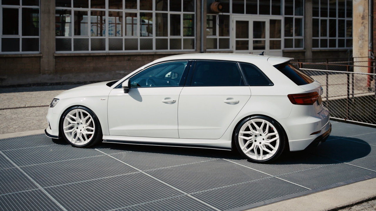 Бял звяр с перфектна стойка: Audi A3 Sportback получава уникални джанти Barracuda Dragoon и KW окачване
