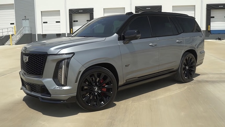 Ултимативният луксозен звяр: Как Stage 4 тунингът превърна Cadillac Escalade-V в машина с над 750 конски сили на колелата