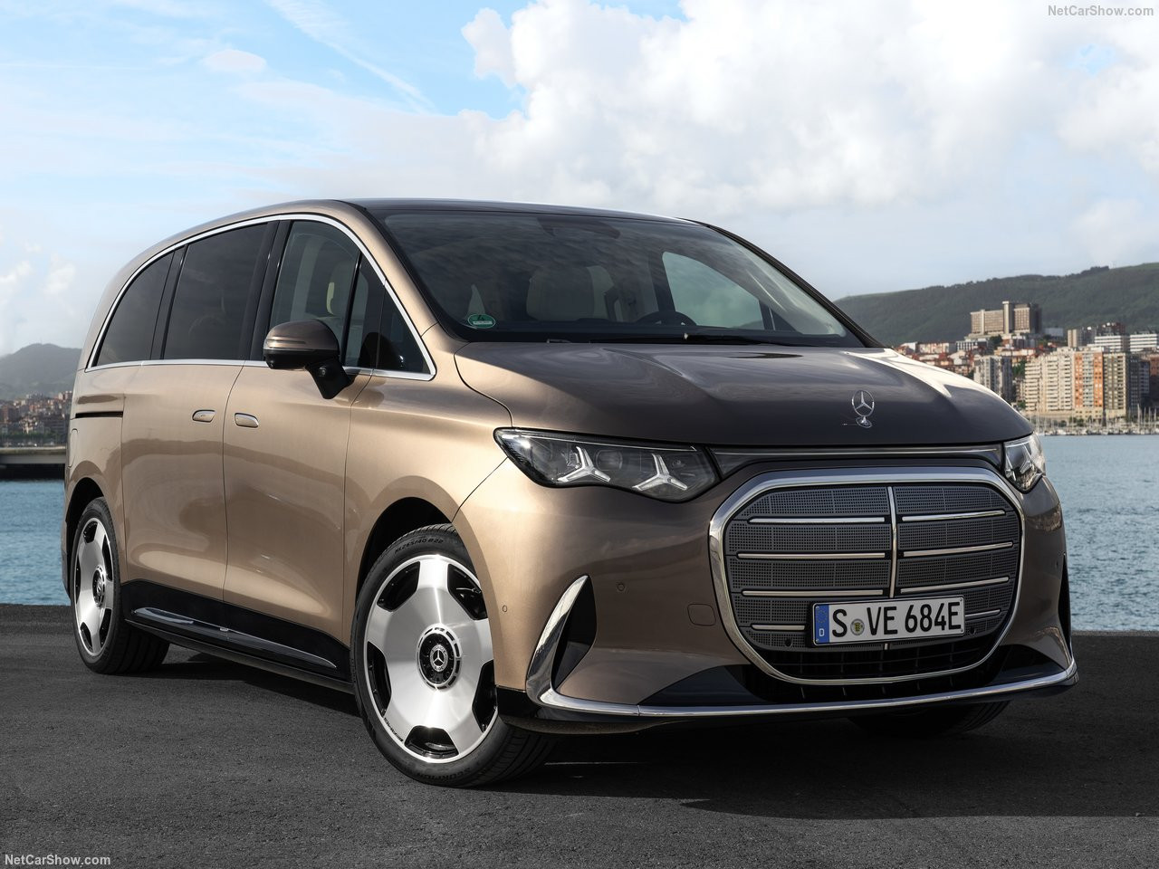 Mercedes-Benz VLE 400 4MATIC идва с 422 к.с., 654 км пробег и 300 kW зареждане