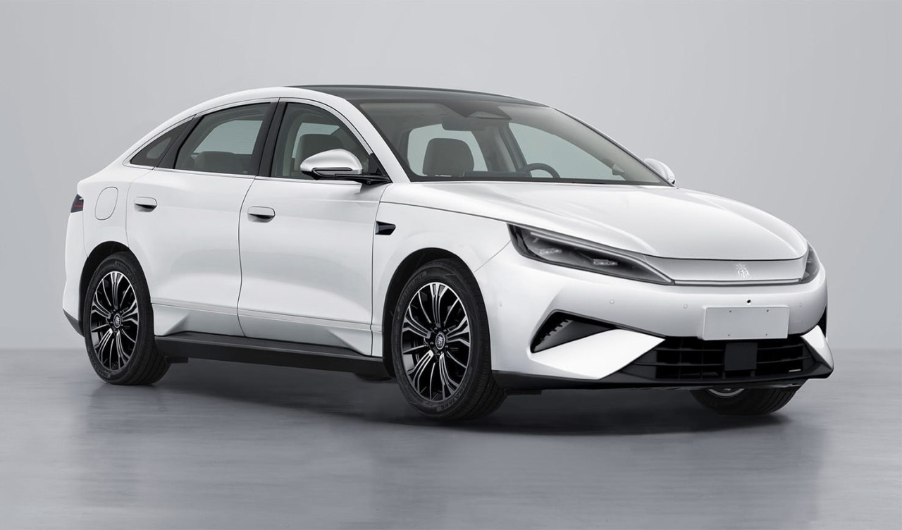 BYD Qin Max излиза на пазара в Китай с мощна офанзива от EV и DM-i задвижвания