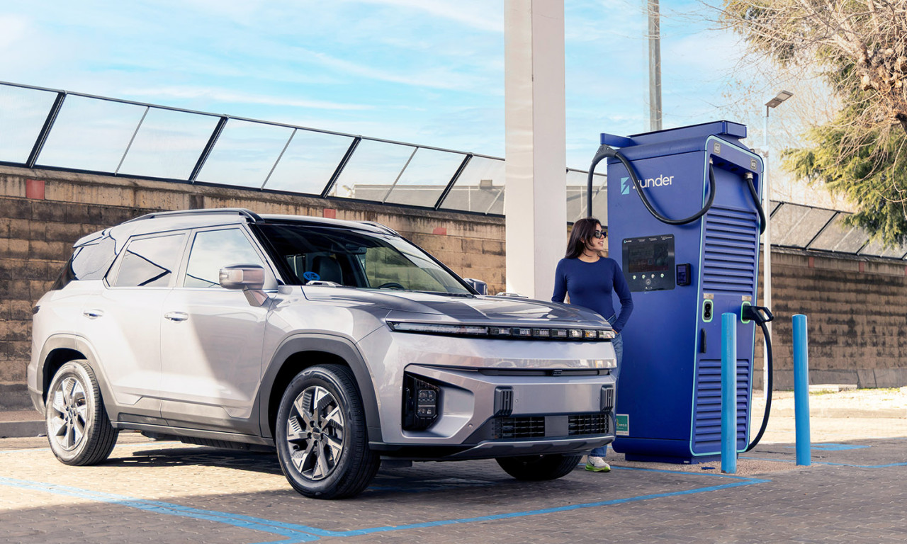 Новата испанска програма Plan Auto+ стартира с „Бял списък“ и субсидии до 4 500 евро за електромобили