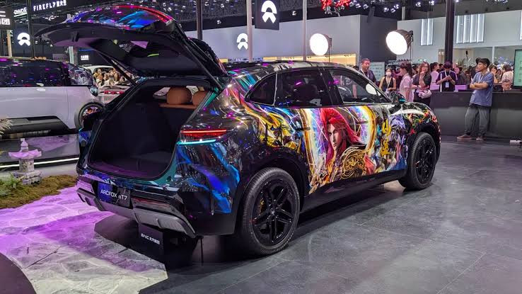 ARCFOX αT7 Дебютира: Впечатляващ луксозен SUV с 1315 км пробег и 800V зареждане